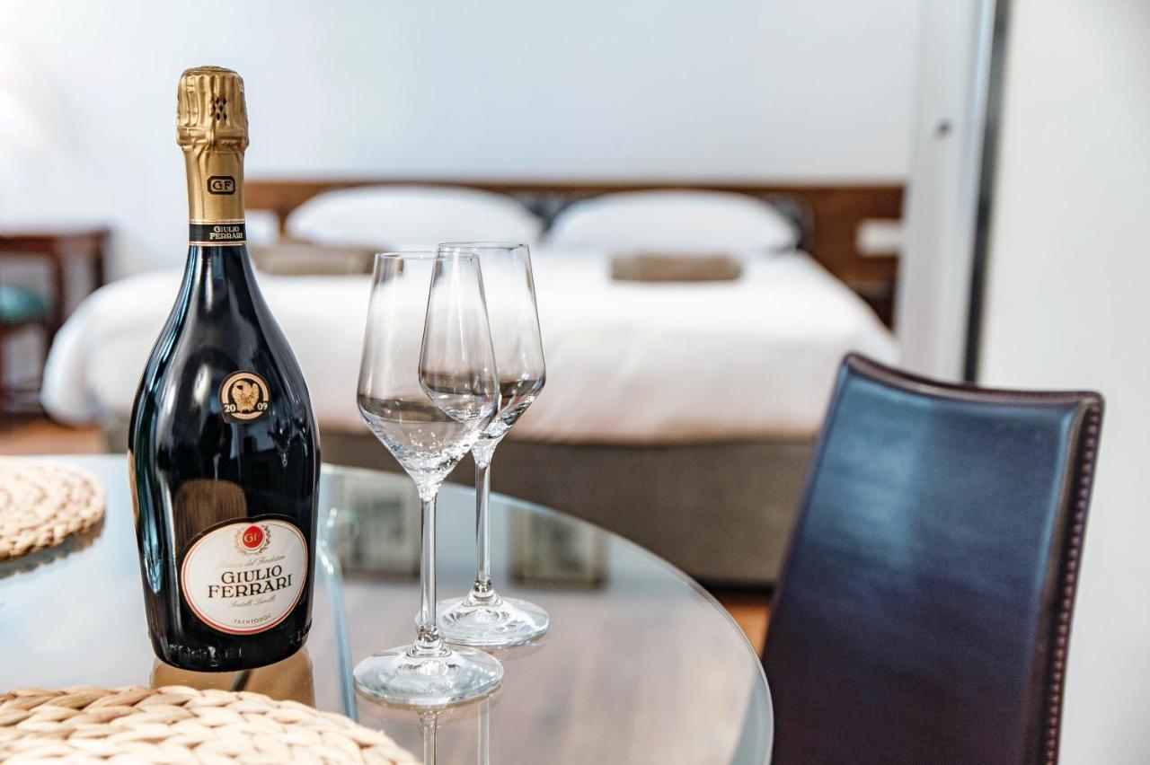 Lo Storico - The House Of Travelers Appartement *